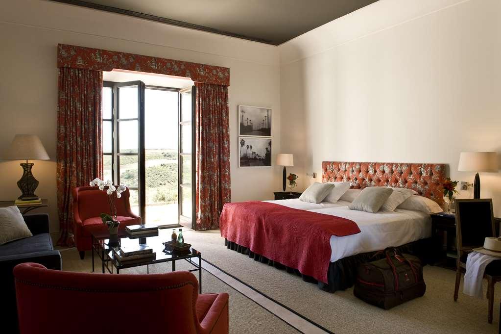 Finca Cortesin Hotel Golf & Spa カサーレス 部屋 写真